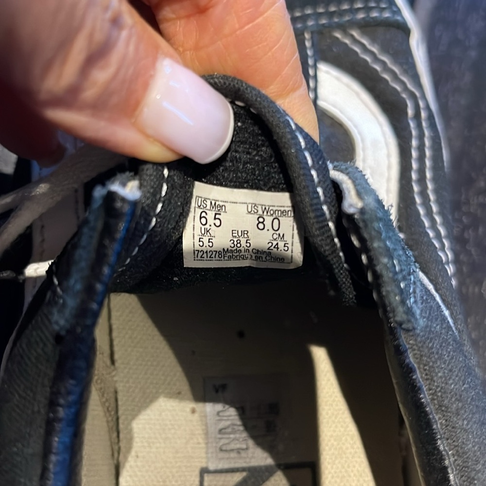 Vans Old Skool black and white sneakers - Picture 5 of 5